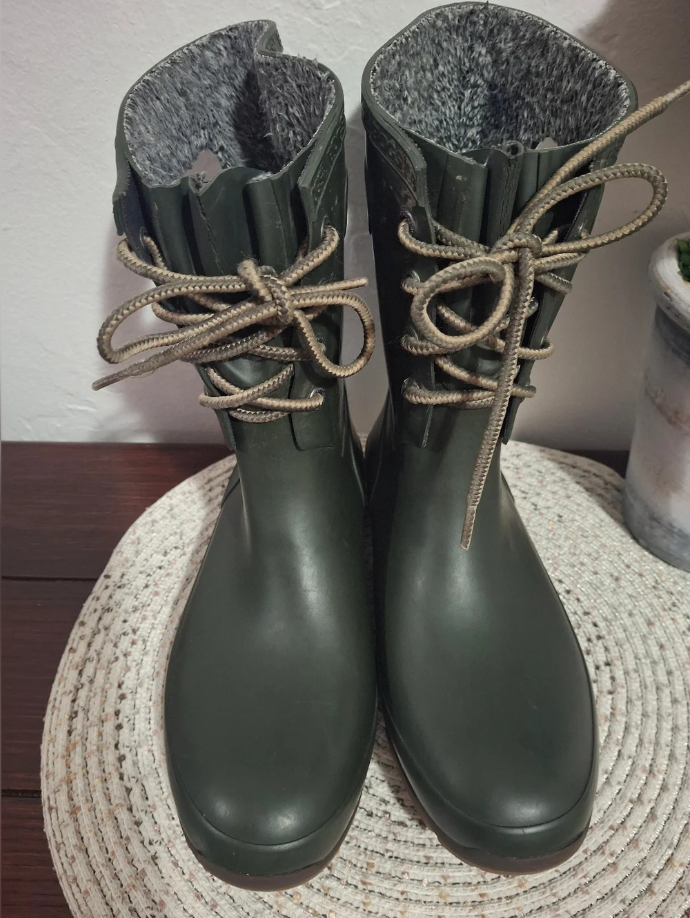 Bogs Women's Amanda Green Lace-Up Waterproof  Boots Size 8.